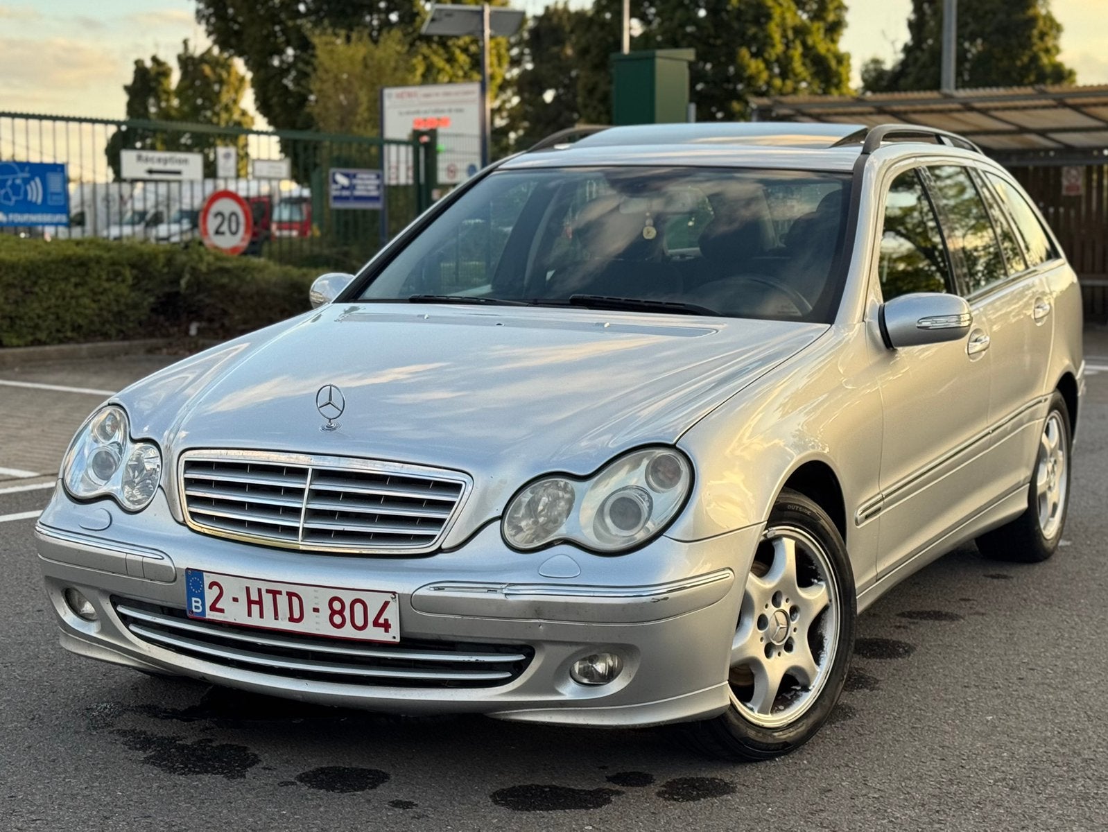 Mercedes-benz C220 Automatique, Autos, Argent ou Gris, Achat, Toit ouvrant, Noir