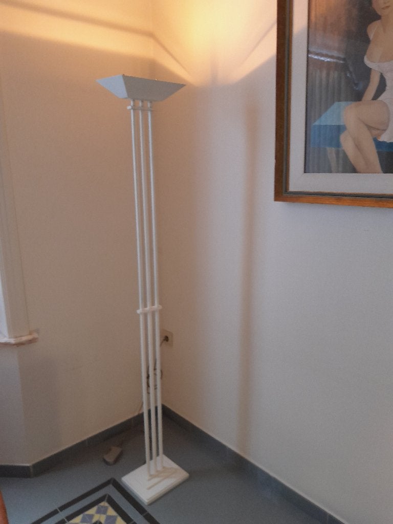 lampe sur pied Relco, Enlèvement