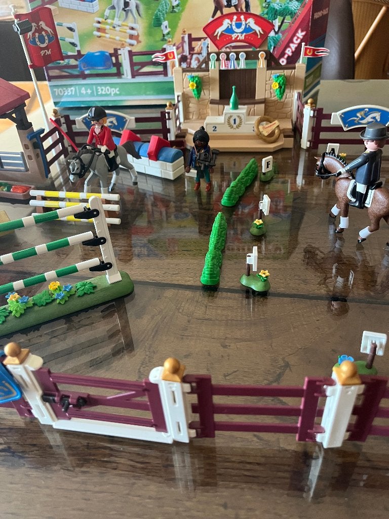 PLAYMOBIL Country Grote wedstrijdpiste - 70337, Kinderen en Baby's, Speelgoed | Playmobil, Complete set, Overige typen, Ophalen of Verzenden