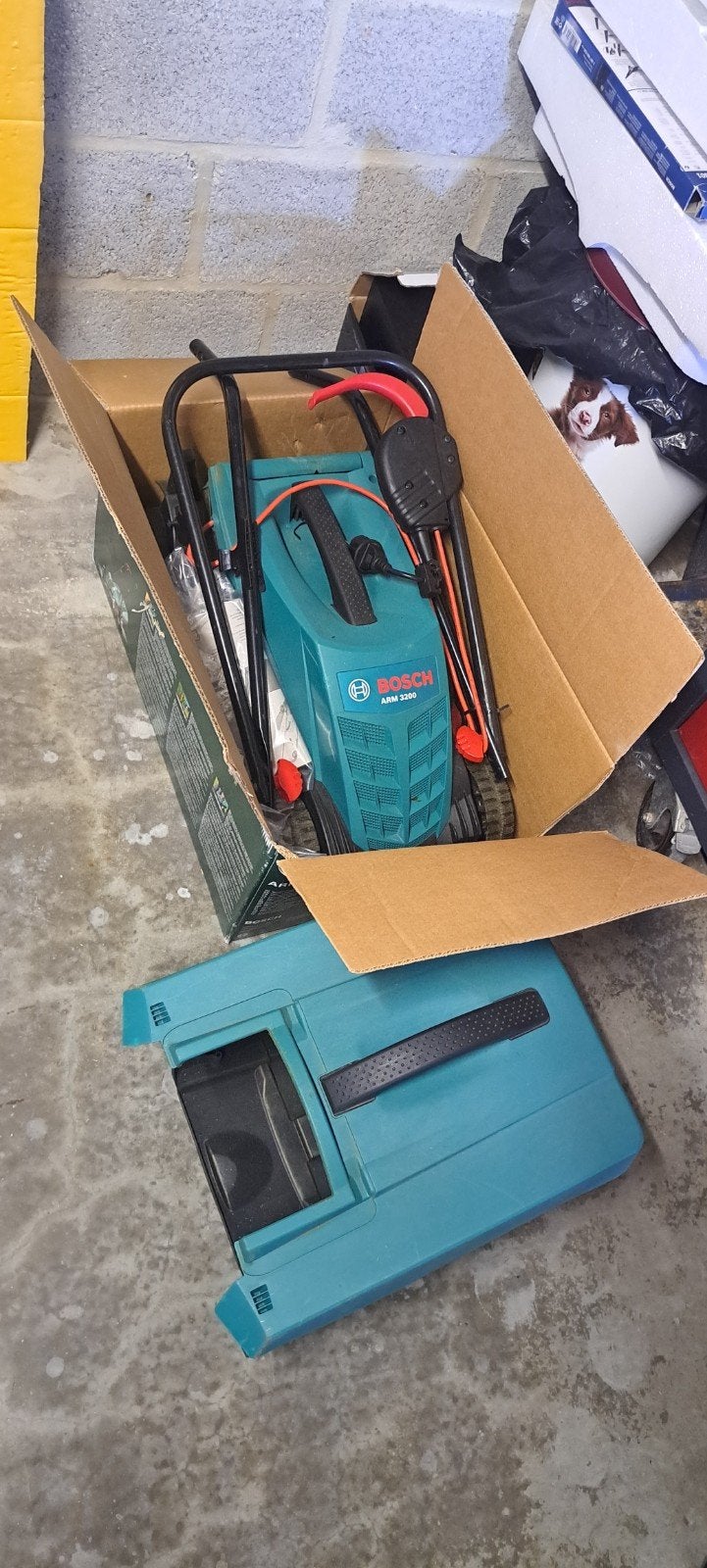 Grasmaaier bosch arm 3200, Ophalen