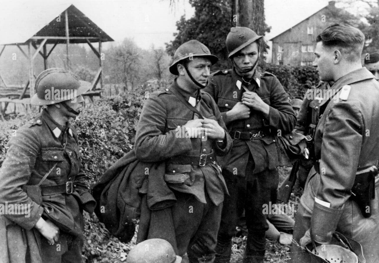Belgische M31 Adrian helm WO2 1940, Ophalen of Verzenden, Landmacht, Helm of Baret