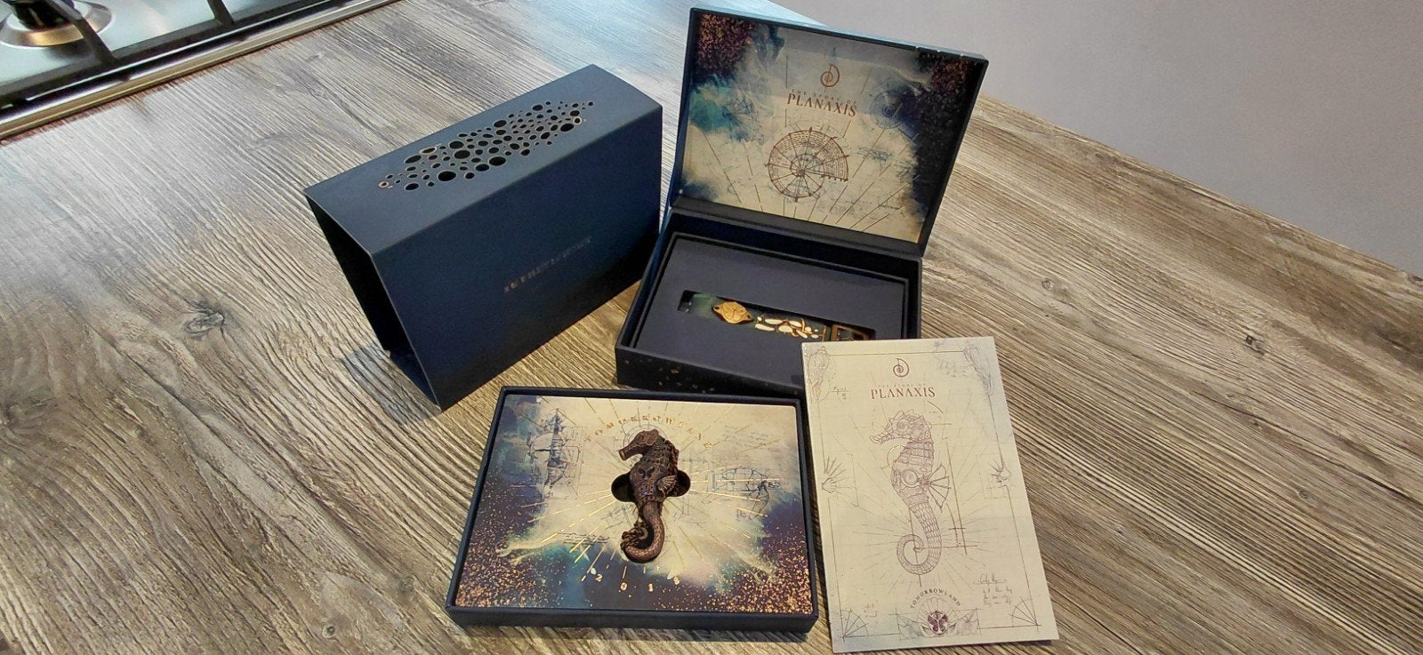 tomorrowland, Collections, Enlèvement ou Envoi