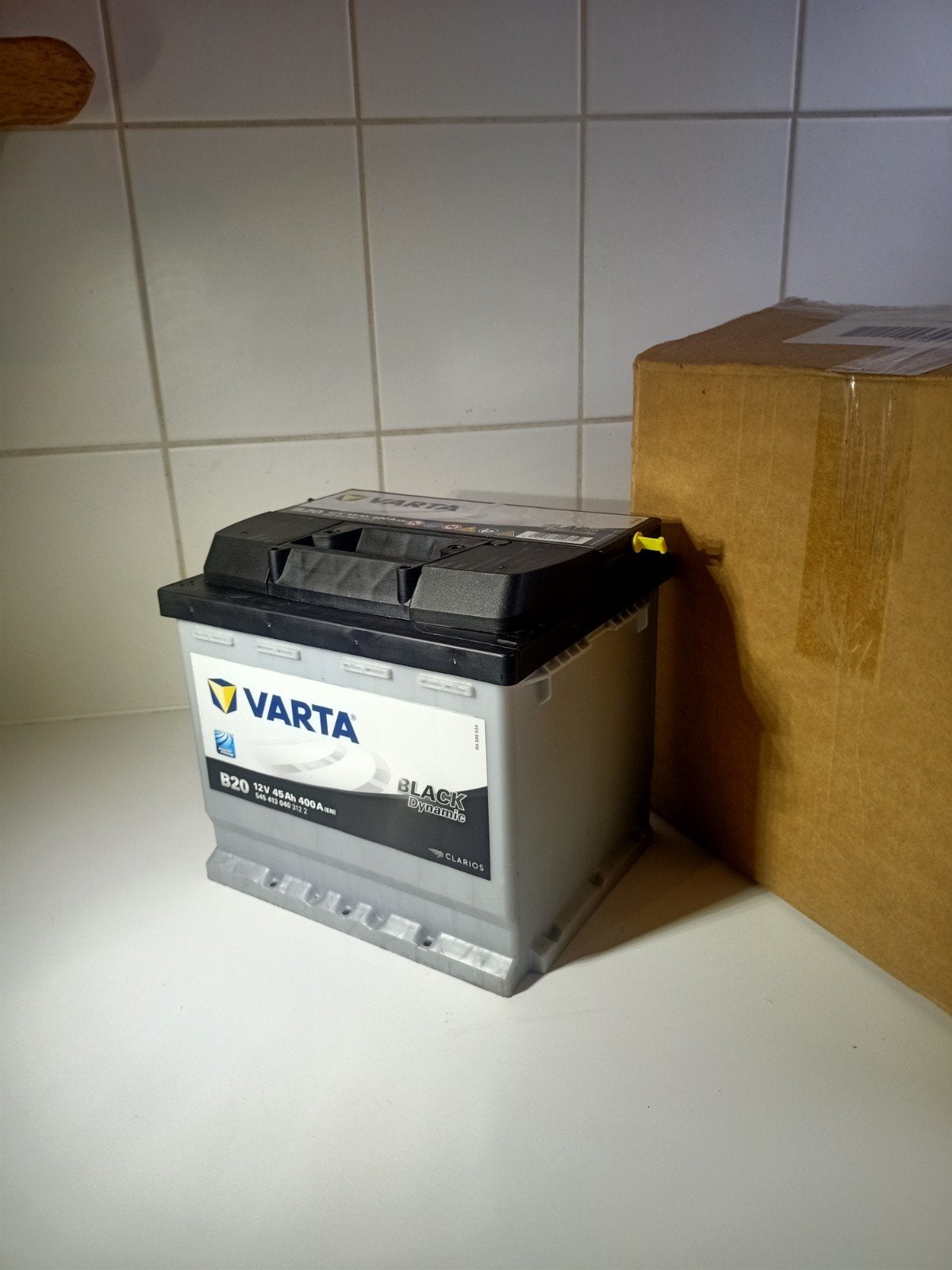 Batterie de voiture Varta 45ah neuve, Autos : Pièces & Accessoires, Enlèvement, Neuf