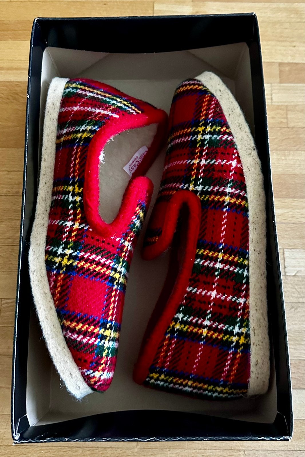 Charentaises neuves en alcantara, Kleding | Dames, Schoenen, Ophalen of Verzenden, Pantoffels of Sloffen