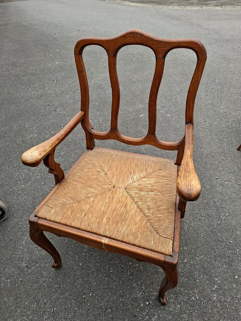 Chaise en chêne parfait état siège paille