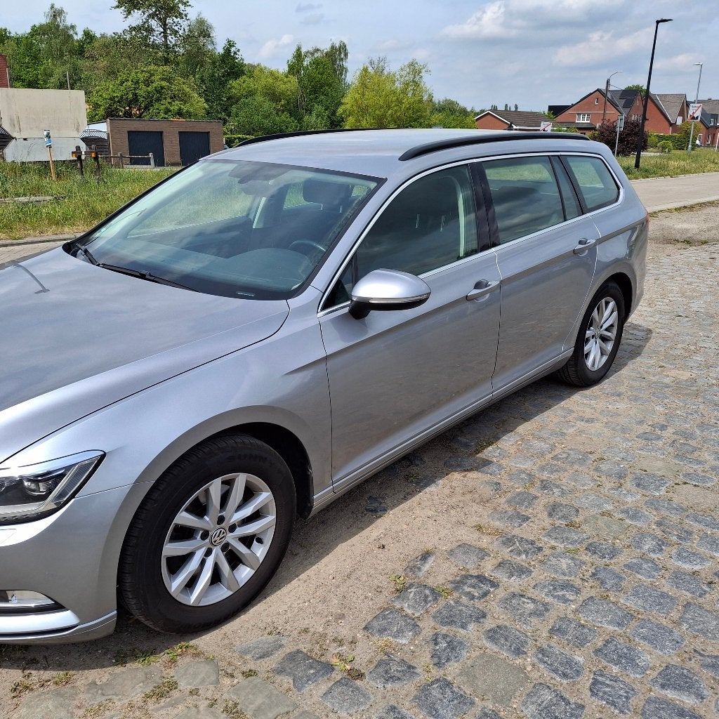 VW Passat break 2019 comme neuve, bonne affaire, Euro 6, 103 g/km, Entretenue par le concessionnaire, Capteur de lumière