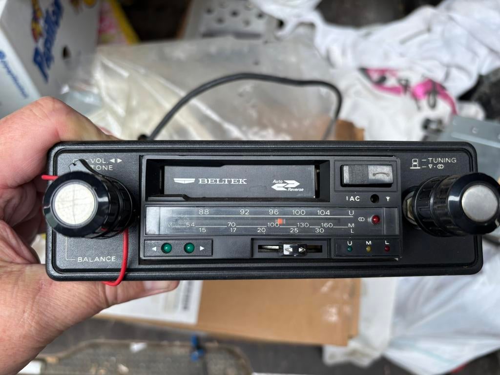 Beltek MD530. Autoradio : seulement six mois d'utilisation, Autos : Divers, Autoradios, Enlèvement ou Envoi, Utilisé