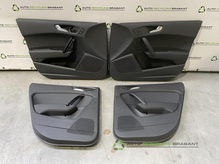 Ensemble garniture panneau latéral d'un Audi A1, -, 3 mois de garantie, Utilisé, -