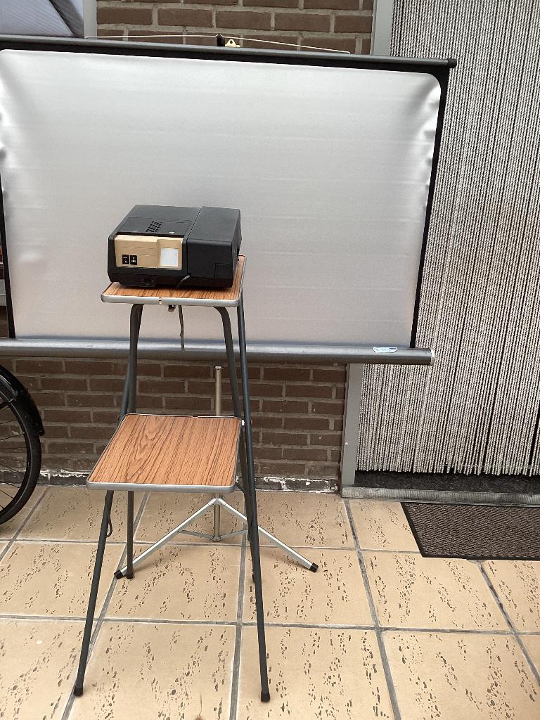 Diaprojector, Audio, Tv en Foto, Diaprojectoren, Ophalen, Gebruikt, Met scherm
