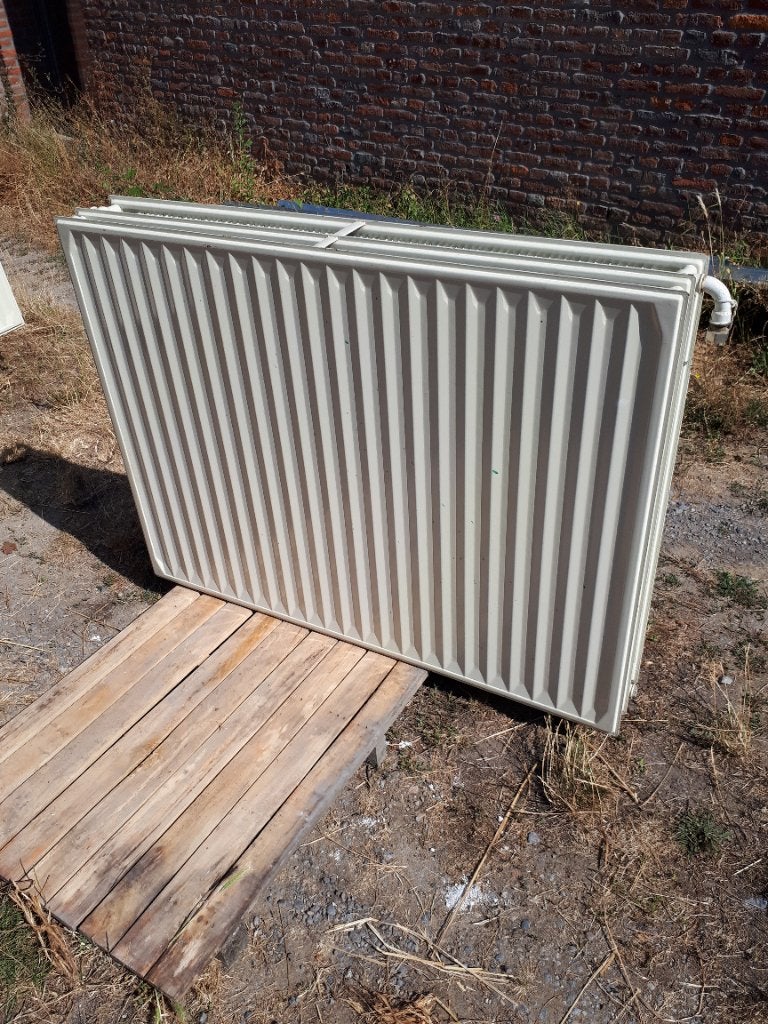 Lot de 8 radiateurs de chauffage et 5 vannes thermostatiques, Enlèvement, Utilisé, 60 à 150 cm, Radiateur