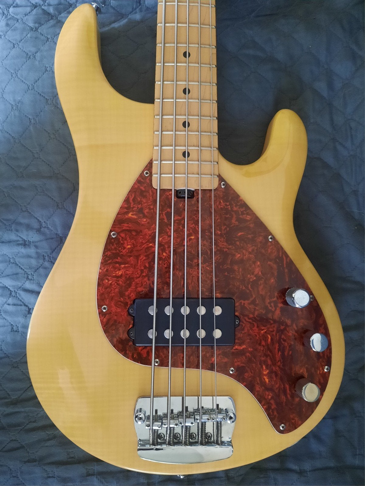 OLP BASS 5 SNAREN VAN MUSICMAN, Muziek en Instrumenten, Ophalen, Zo goed als nieuw, Elektrisch, 5-snarig