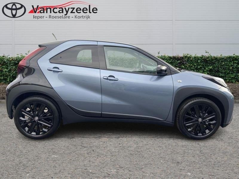 Toyota Aygo BLACK EDITION, Autos, Toyota, Argent ou Gris, Achat, Euro 6, Boîte manuelle