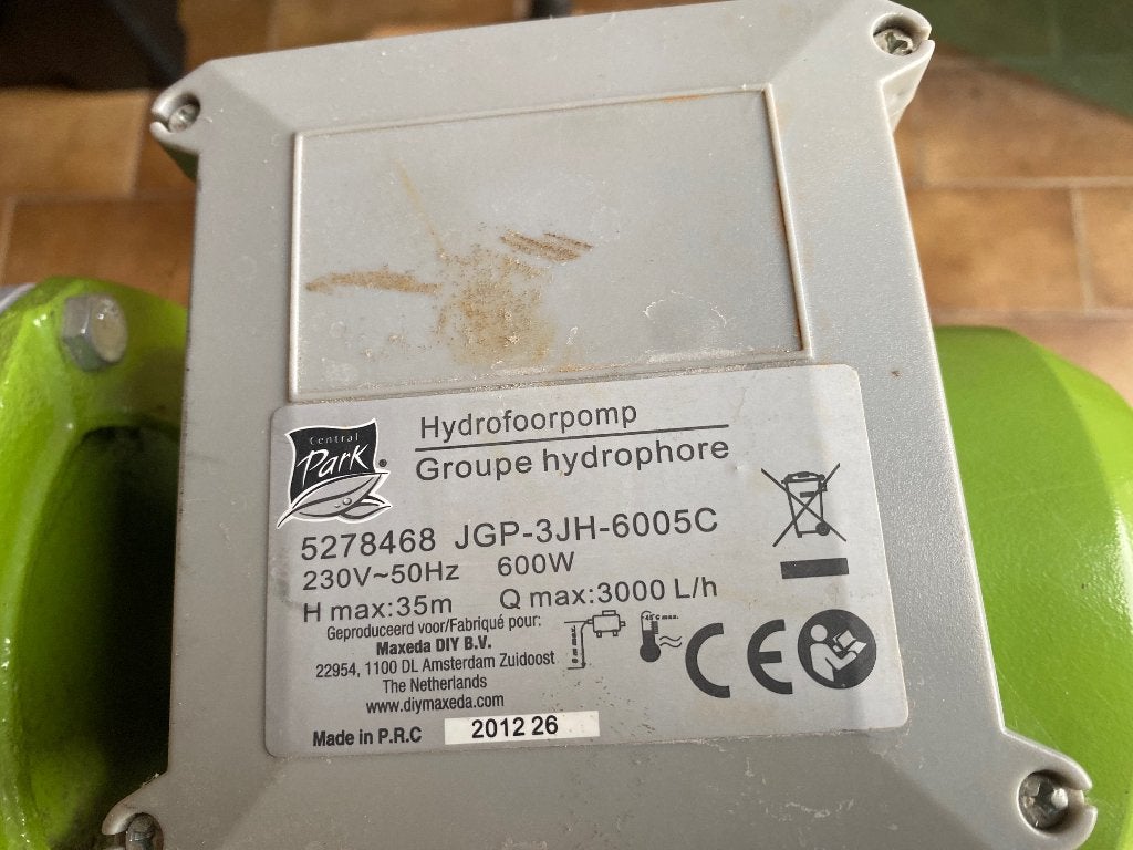 Groupe hydrophore Central Park 600 w nouveau, Jardin & Terrasse, Pompes à eau, Neuf, Électrique, Pompe pour citernes d'eau de pluie