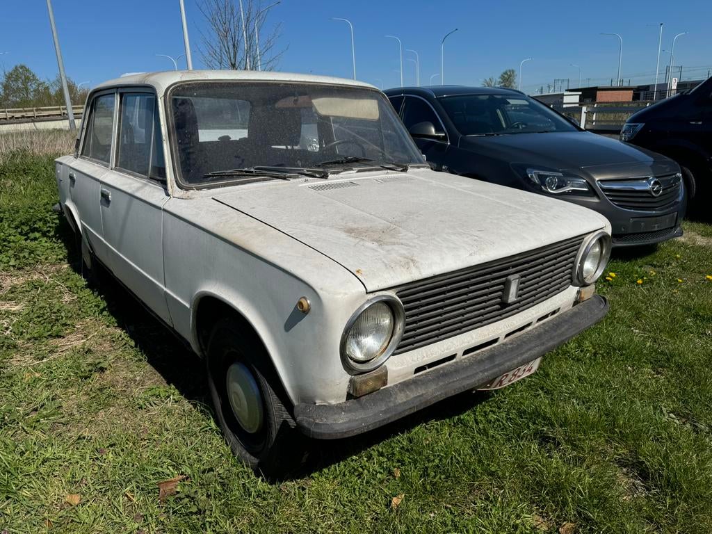Lasa 21012 benzine bj 1988 km 37,500, Auto's, 4 deurs, Wit, Bedrijf, Handgeschakeld