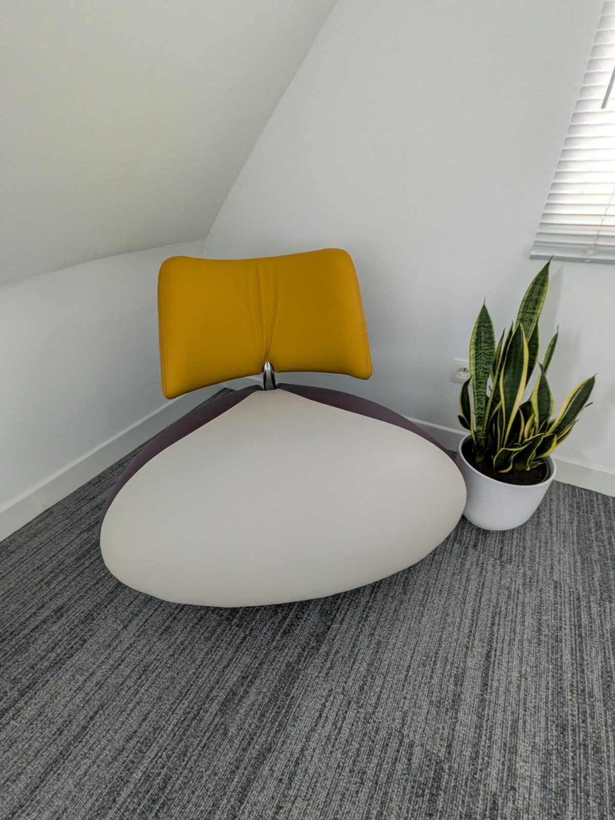 Leolux Pallone fauteuil, Huis en Inrichting, Ophalen, Paars