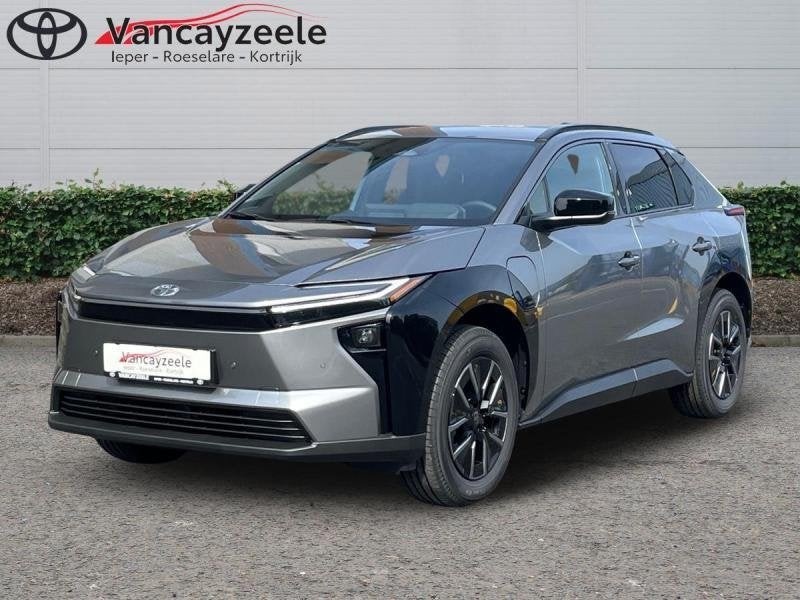 Toyota bZ4X Pure+cam+gps+sens V+A, Auto's, Automaat, Zwart, 167 pk, Elektrisch