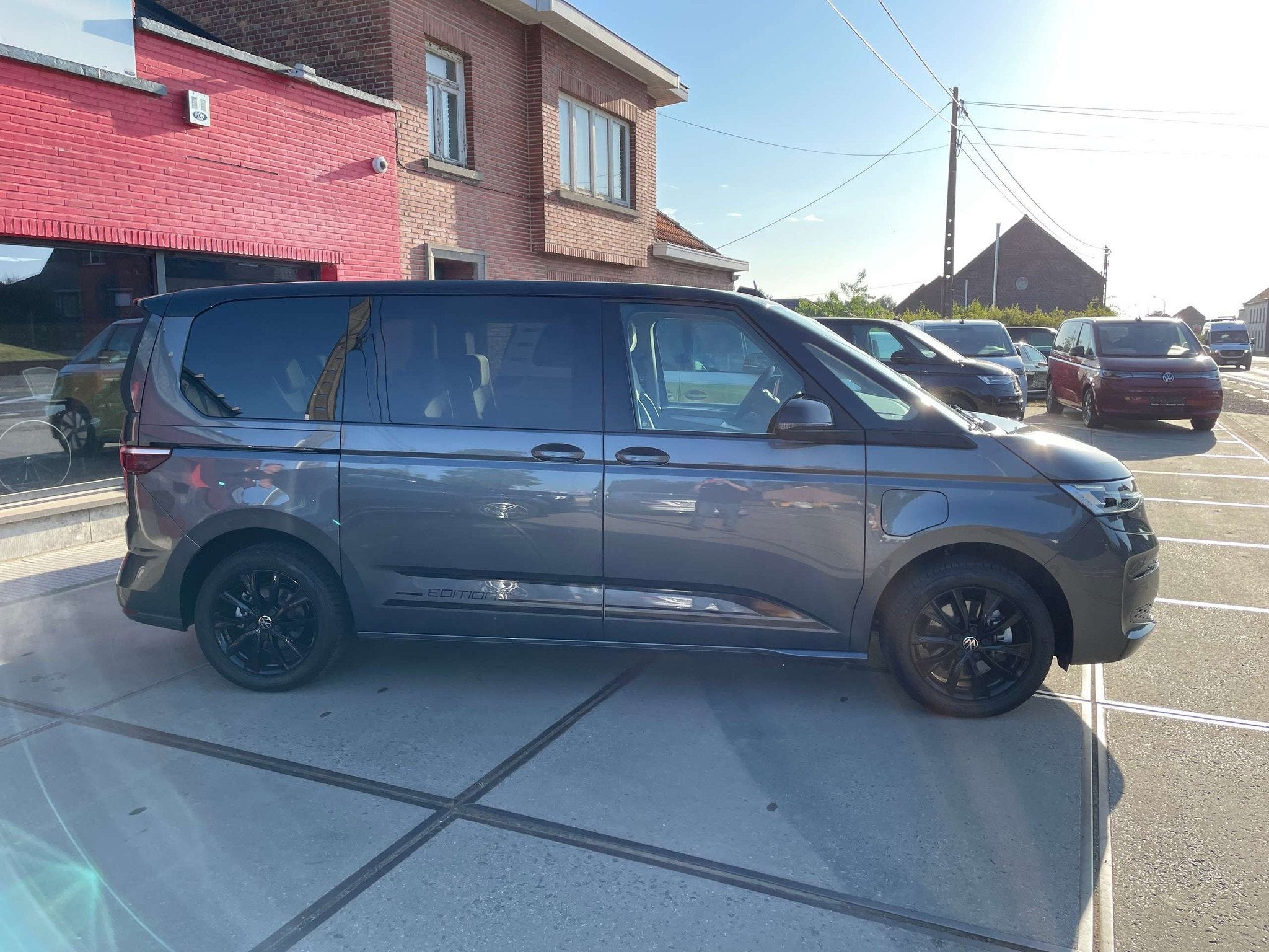 Volkswagen T7 Multivan 1.4 TSI PHEV EDITION PANO CAMERA 18", Autos, 1395 cm³, Argent ou Gris, Achat, Entreprise