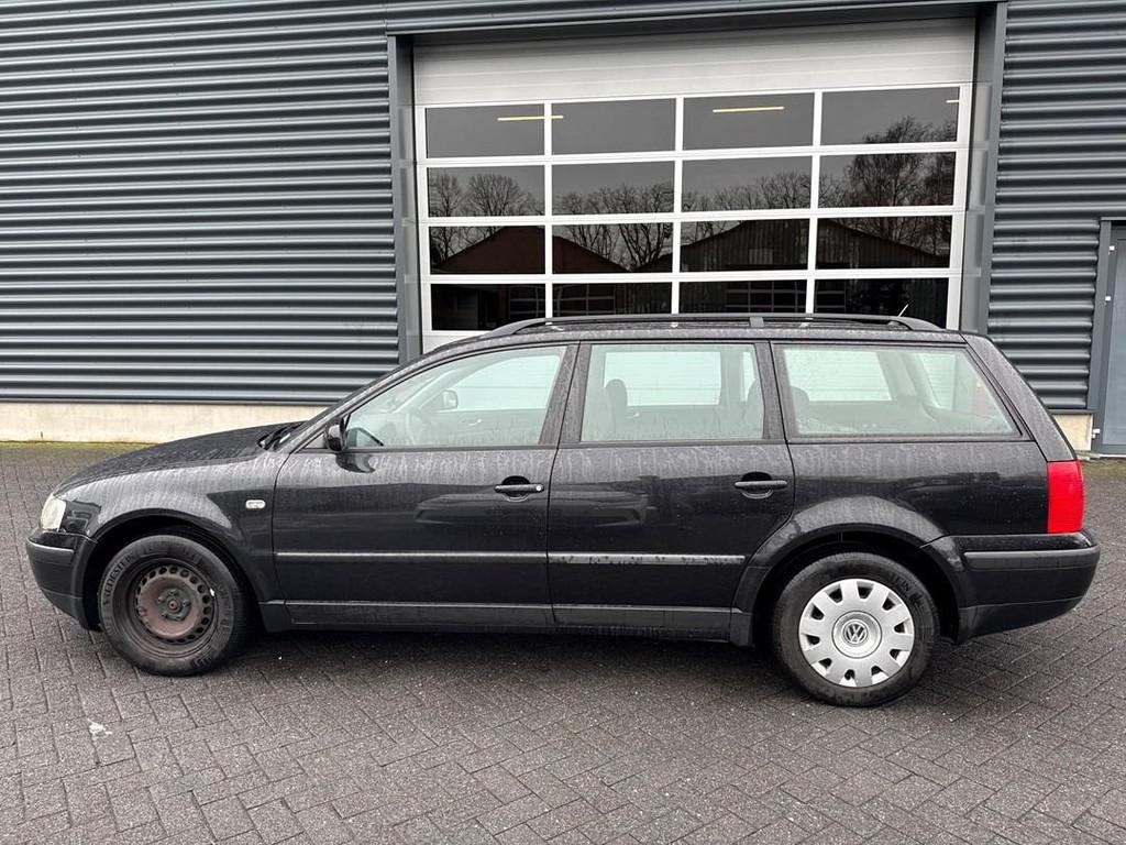 Volkswagen Passat Variant 1.8-5V Comfortline, airco, cruise, Auto's, Voorwielaandrijving, Zwart, Bedrijf, Velours