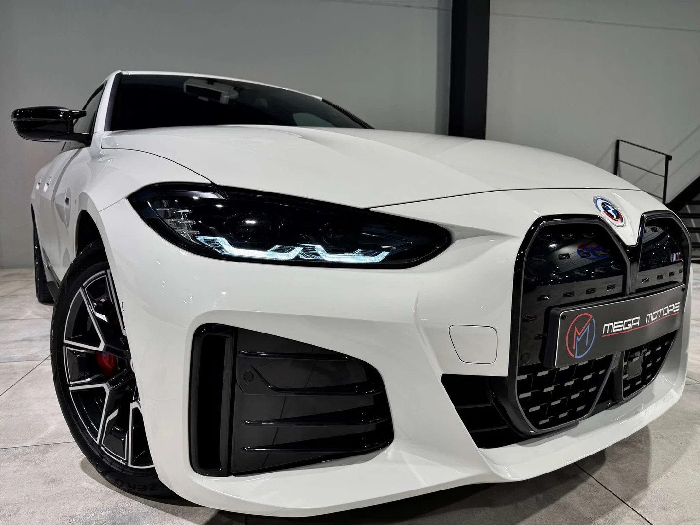 BMW i4 M50 X-DRiVE 544CV ! EDiTiON 50TH ! CAMERA CUiR DiSTRO, Autos, Isofix, Achat, Euro 6, Entreprise