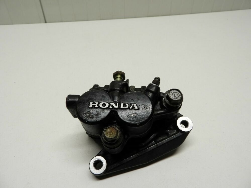 VF1100C 1983 - 1985, 1985 - 1986 Honda Remklauw D1-44267, Motoren