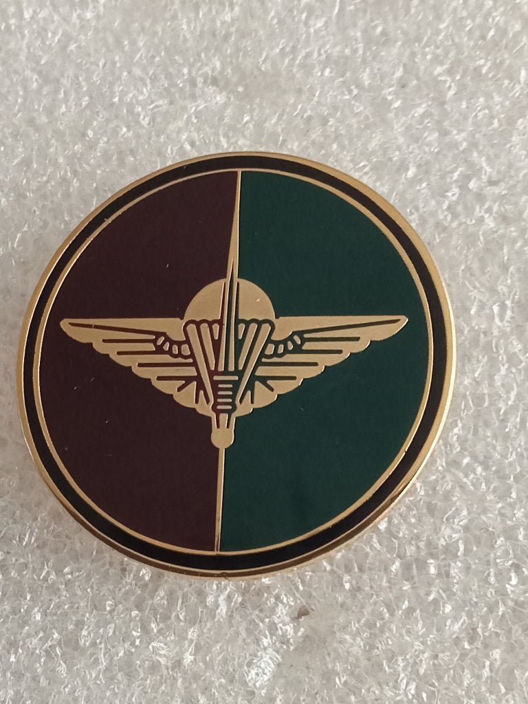 Un signe de boutonnière para commando belge, Collections, Envoi