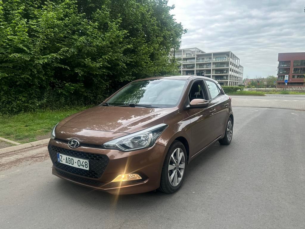 HYUNDAI I20 • 66.000KM • 1.2 BENZINE • VOLLEDIGE OPTIES •, Voorwielaandrijving, Bruin, Bedrijf, 5 deurs