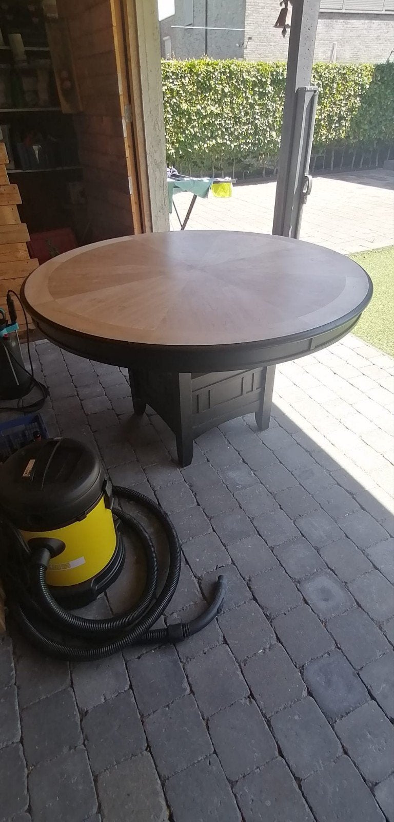 Massief houten ronde eettafel 6 pers met opbergruimte, Huis en Inrichting, Tafels | Statafels, Zo goed als nieuw, Ophalen