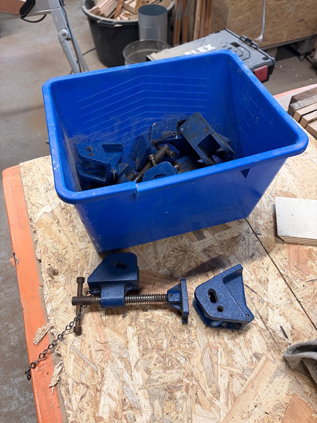 Serre joint extensible, Enlèvement