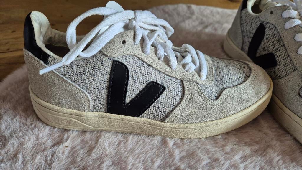 Veja sneakers, Ophalen of Verzenden, Zo goed als nieuw, Sneakers