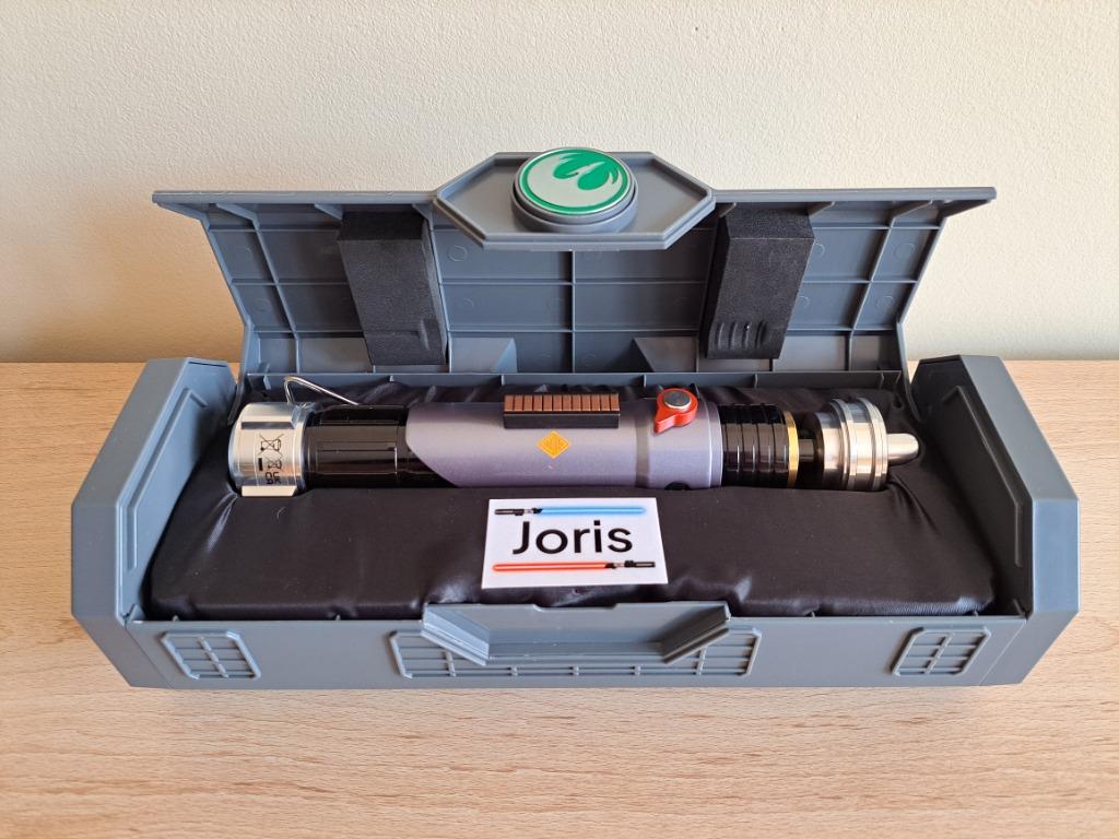 Ezra Bridger - Disney Legacy lightsaber, Verzamelen, Star Wars, Ophalen of Verzenden, Zo goed als nieuw, Replica