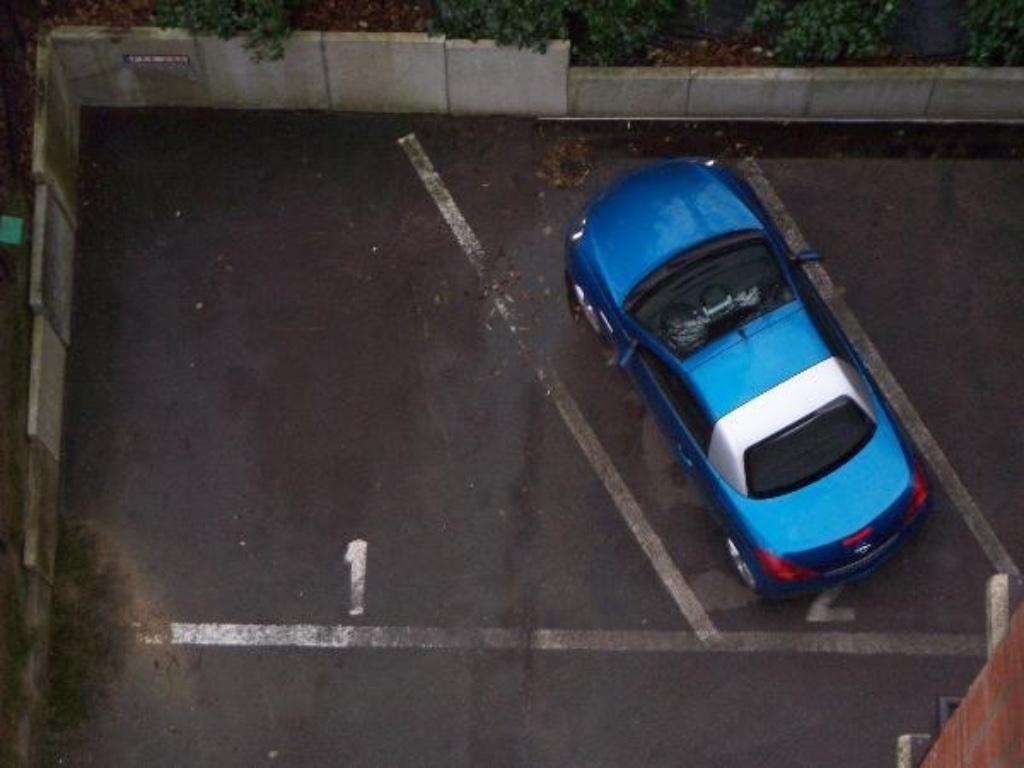 Parking extérieur en face du shopping du Westland Anderlecht, Bruxelles