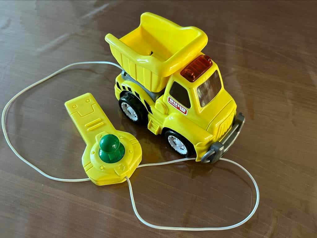 Vrachtwagen werkt op batterijen, Ophalen, Zo goed als nieuw, Afstandsbediening