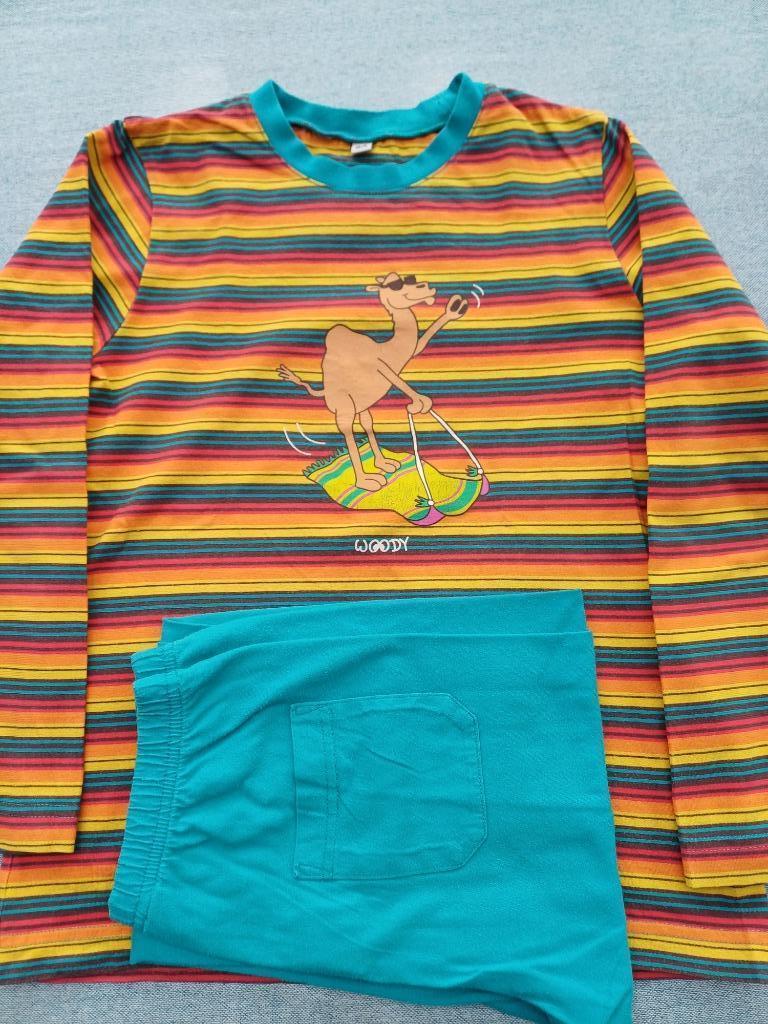 Pyjama Woody maat 128 kameel, Kinderen en Baby's, Kinderkleding | Maat 128, Nacht- of Onderkleding, Gebruikt, Jongen of Meisje