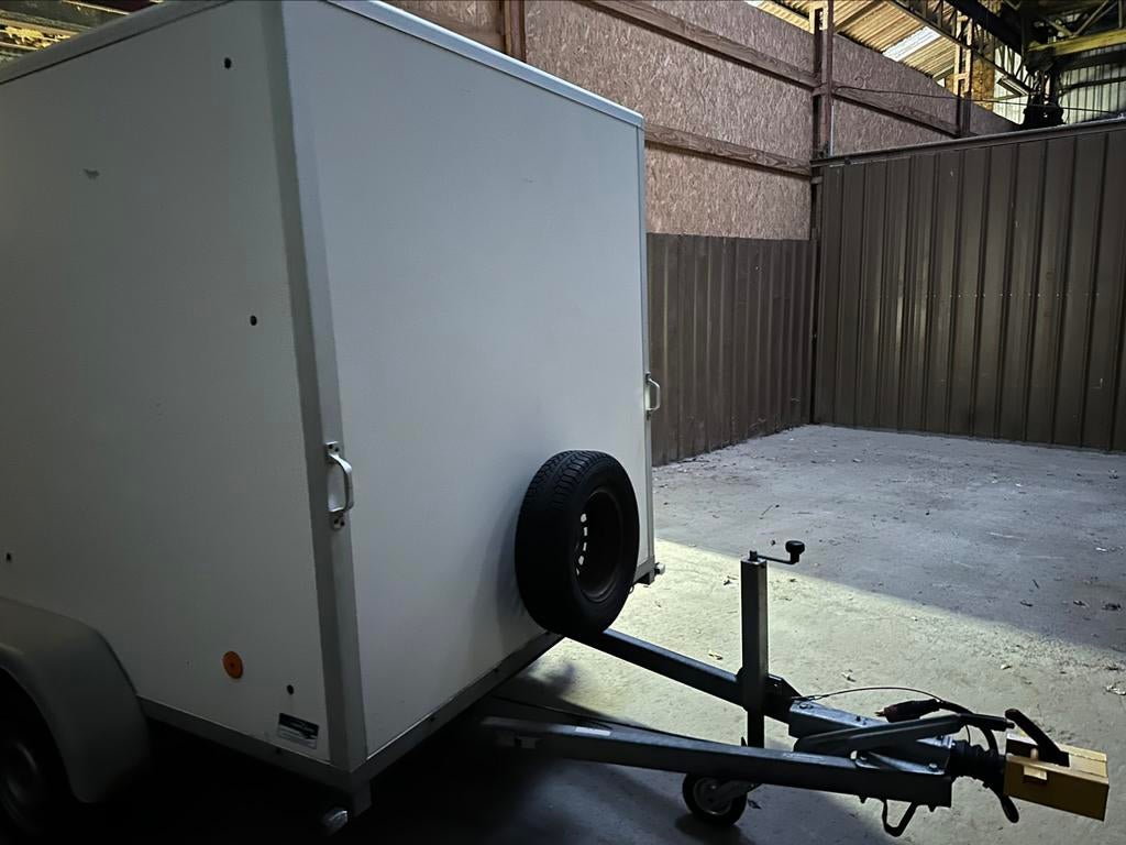 Anssems gesloten aanhangwagen, Enlèvement, Utilisé