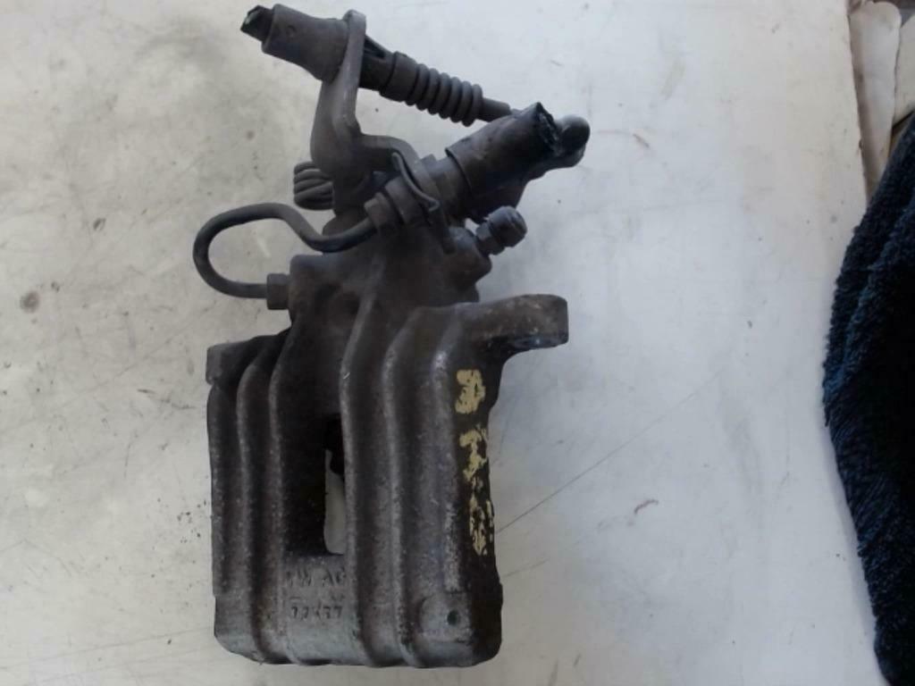 remklauw links achter audi A 3 8p golf 5, Ophalen of Verzenden, Gebruikt, Audi