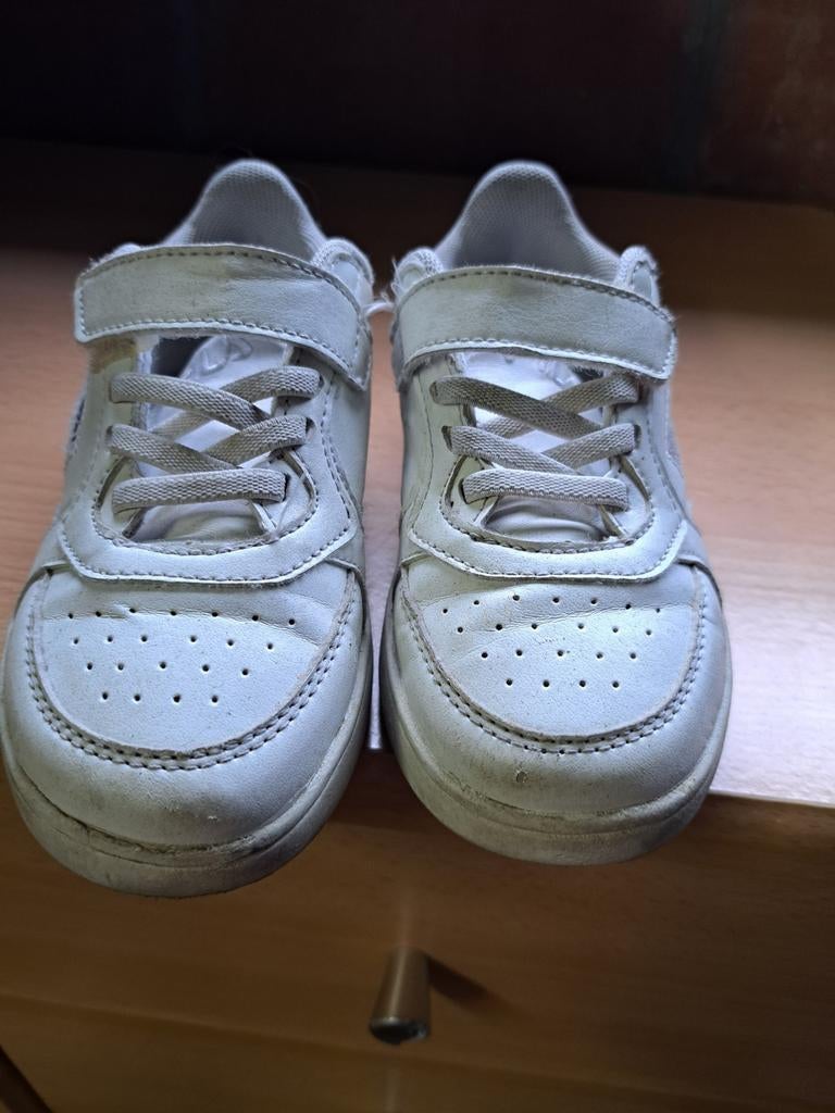 Fila kinderschoenen maat 28, Kinderen en Baby's, Kinderkleding | Schoenen en Sokken, Ophalen, Gebruikt, Sportschoenen, Jongen