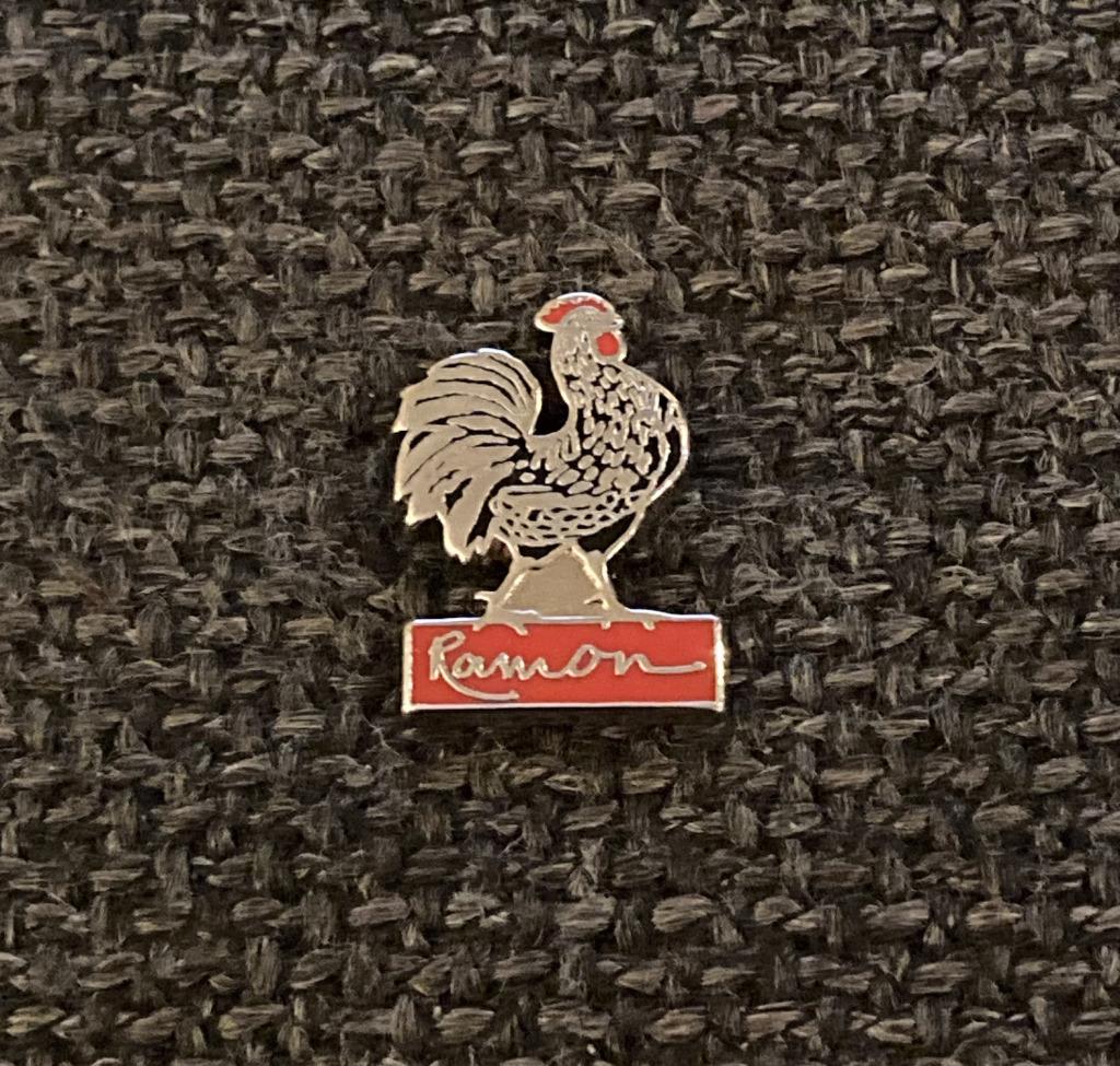 PIN - RAMON - KIP - HAAN - COQ, Verzamelen, Verzenden, Gebruikt, Dier of Natuur, Speldje of Pin
