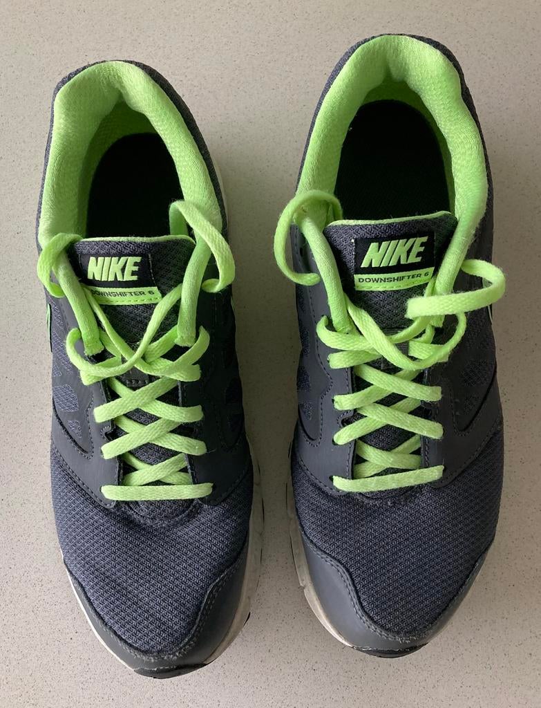 Sportschoenen Nike mt eur 41 / us 8, Sports & Fitness, Course, Jogging & Athlétisme, Course à pied, Chaussures de course à pied