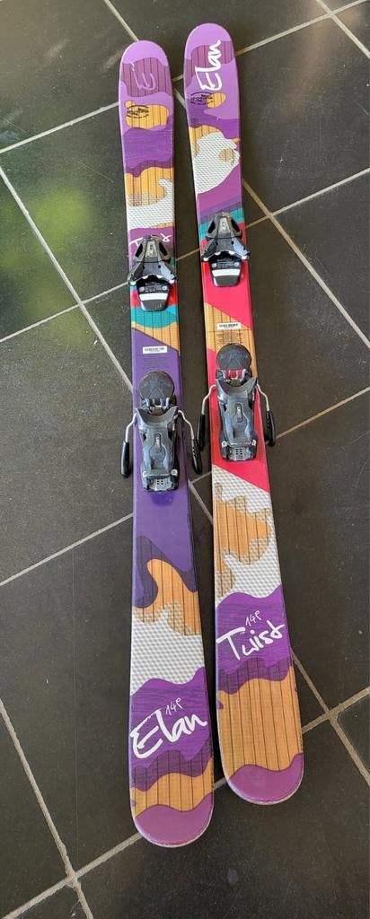 Elan ski freestyle pour jeunes, Enlèvement, Ski