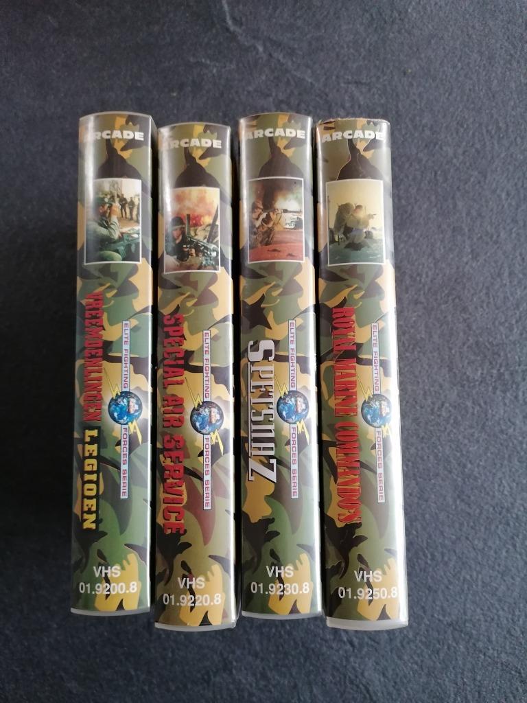 VHS s’werelds dodelijkste legereenheden 4 cassettes., Ophalen of Verzenden, Zo goed als nieuw, Documentaire
