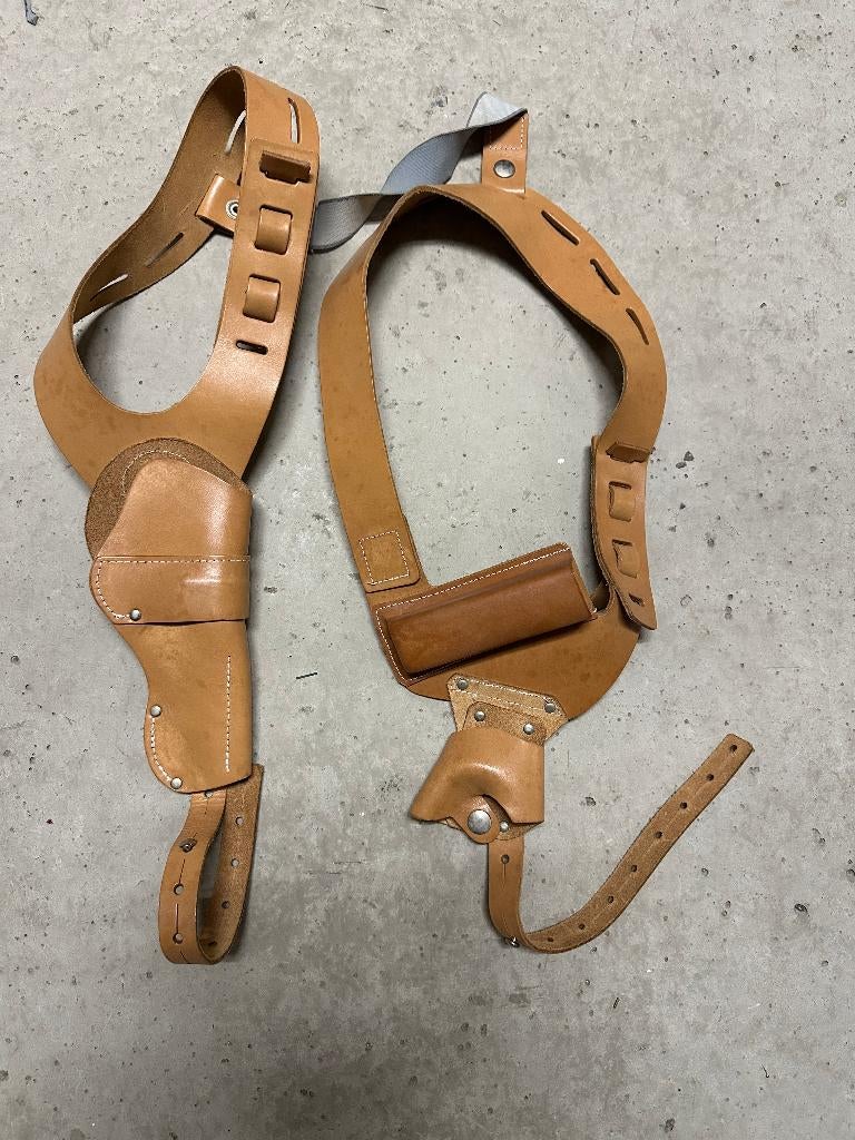 wapen holsters - 4 stuks, Verzamelen, Militaria | Algemeen, Ophalen of Verzenden, Overige soorten, Overige typen
