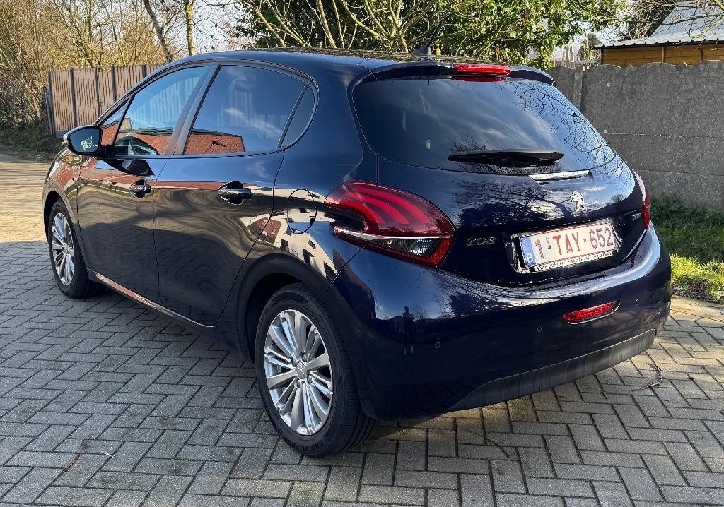 Peugeot 208 te koop, Auto's, Stof, Euro 6, Blauw, Handgeschakeld