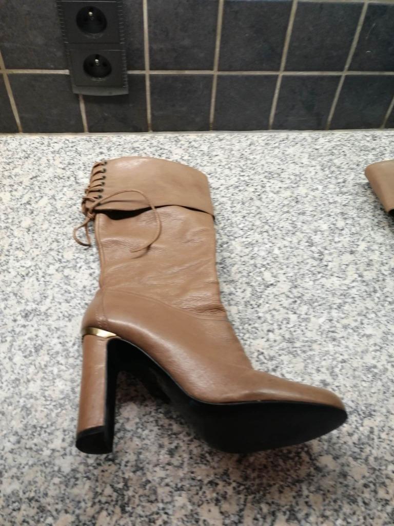 LAARZEN MERK GUESS - MAAT 39 – DUUR IN AANKOOP, Kleding | Dames, Schoenen, Guess, Lage of Enkellaarzen, Ophalen of Verzenden, Gedragen