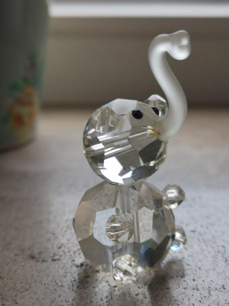 Éléphant en verre 3 cm, Enlèvement ou Envoi