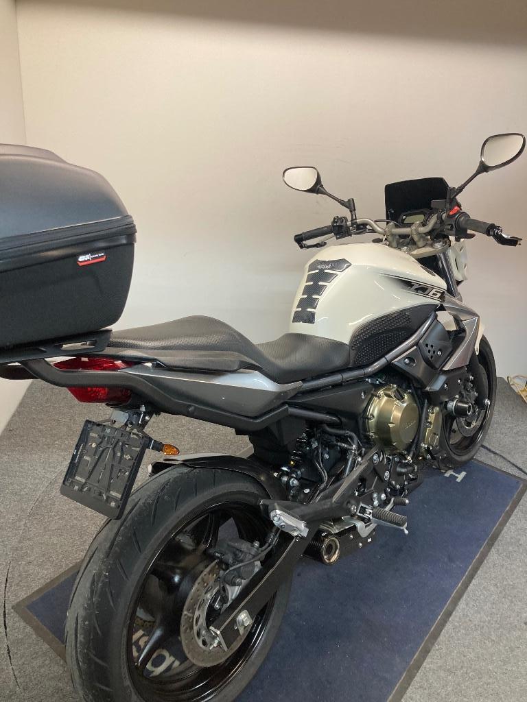 Yamaha XJ 6 MY'09 ref. LS 3222, Sportuitlaat, 4 cilinders, Motorrijbewijs A, Bedrijf