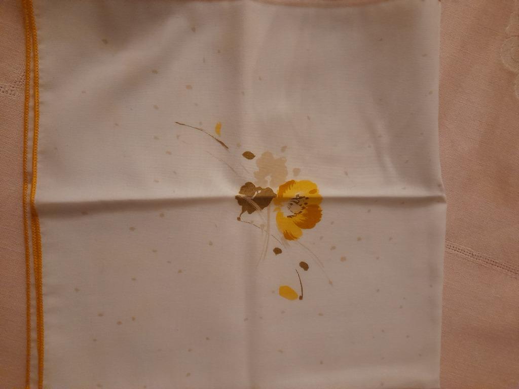 11 stoffen servetten met bloemen motief, Huis en Inrichting, Ophalen, Gebruikt