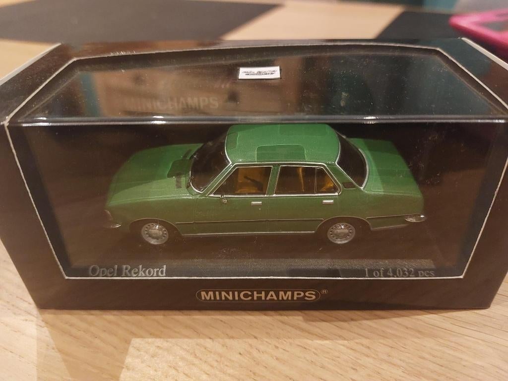 Minichamps Opel Rekord 1975 green metallic 1/43, Hobby en Vrije tijd, Ophalen of Verzenden, Nieuw, Auto, MiniChamps