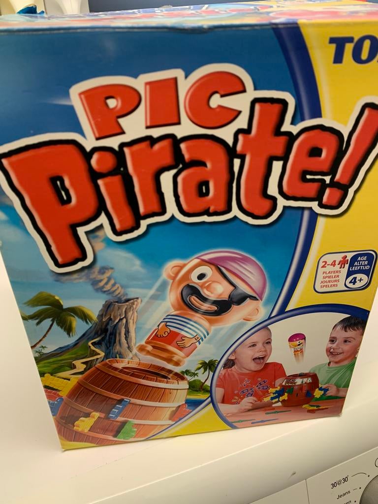 Pop-up pirate, Enlèvement