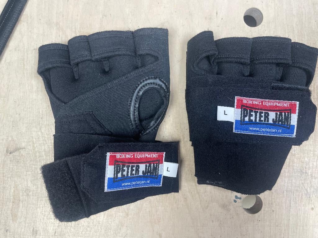 Boks binnenhandschoenen, Sport en Fitness, Boksen, Zo goed als nieuw, Boksbinnenhandschoenen, Ophalen of Verzenden