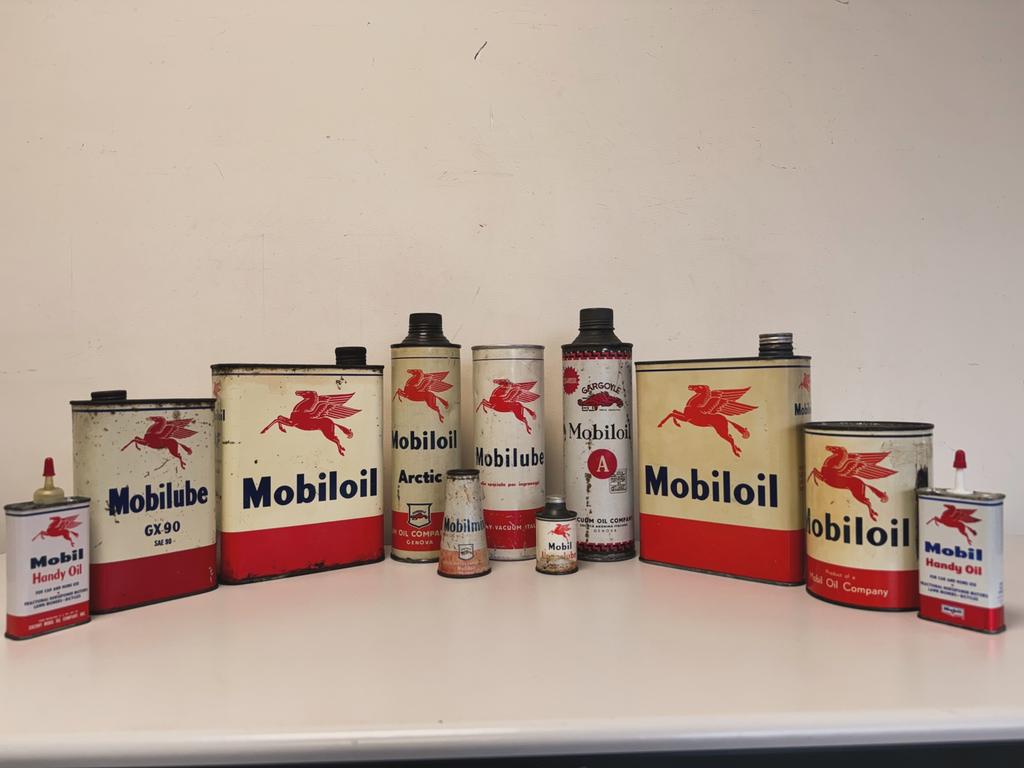Collection de bidons d'huile Mobiloil à vendre, Enlèvement ou Envoi, Utilisé, Panneau publicitaire